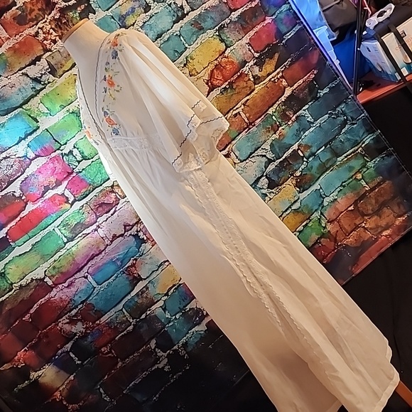 Vintage Floral Embroidery Prairie Dress with Lace AS IS - Picture 3 of 15